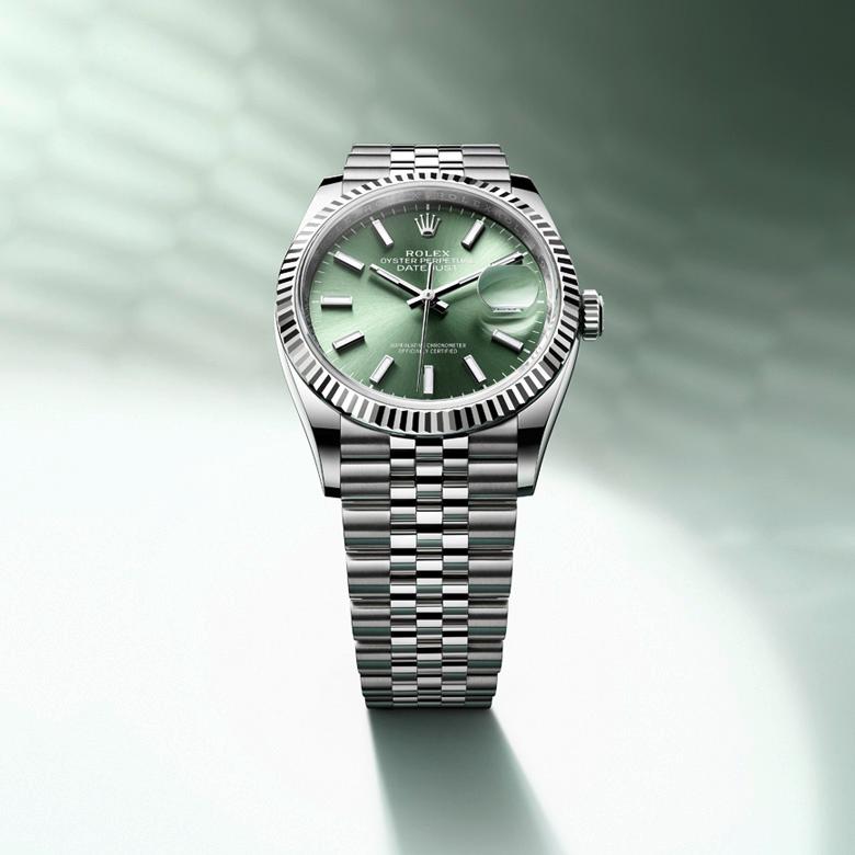 rolex-collection_banner-datejust-m126234-0051_2210jva_001-portrait