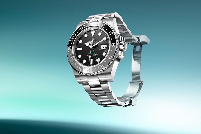 rolex-new-watches-2024-gmt-master-ii-cover-M126710GRNR-0003_2401jva_001_rvb-portrait