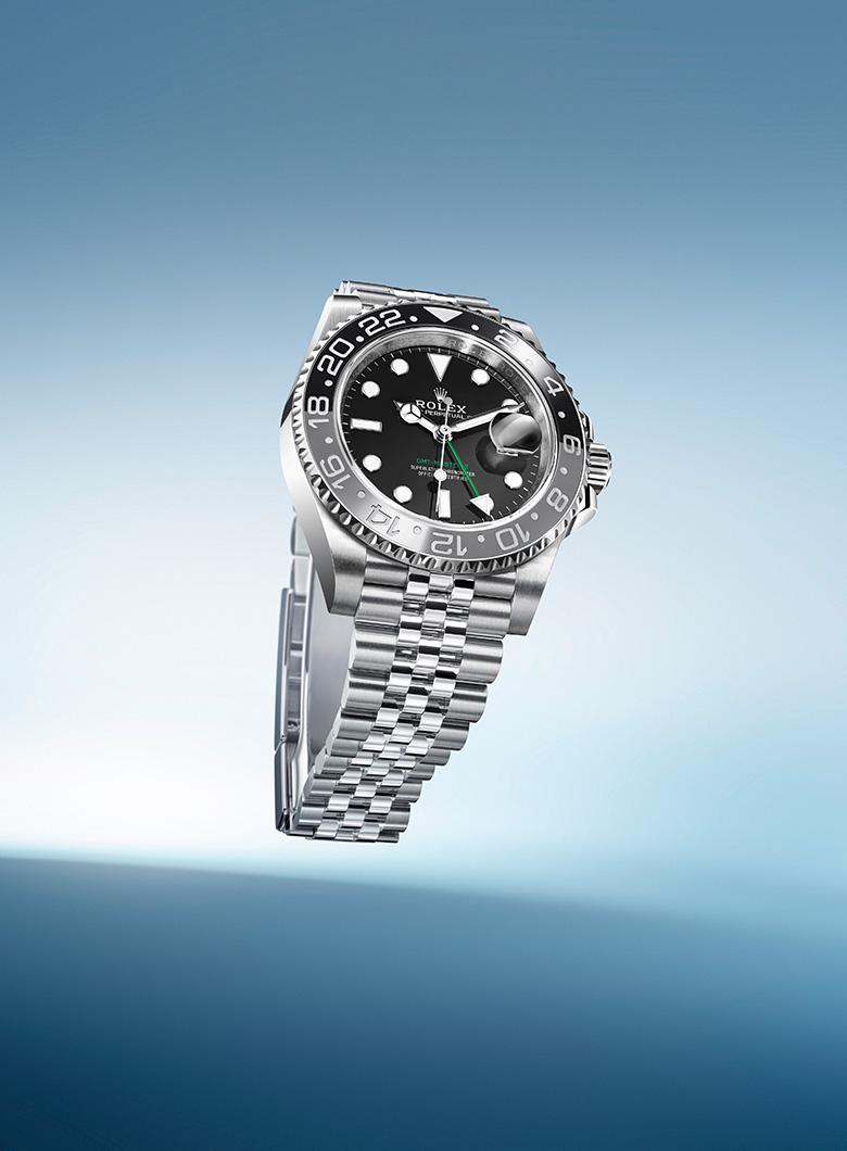 rolex-new-watches-2024-gmt-master-ii-several-time-zones_M126710GRNR-0004_2401jva_002_rvb-portrait