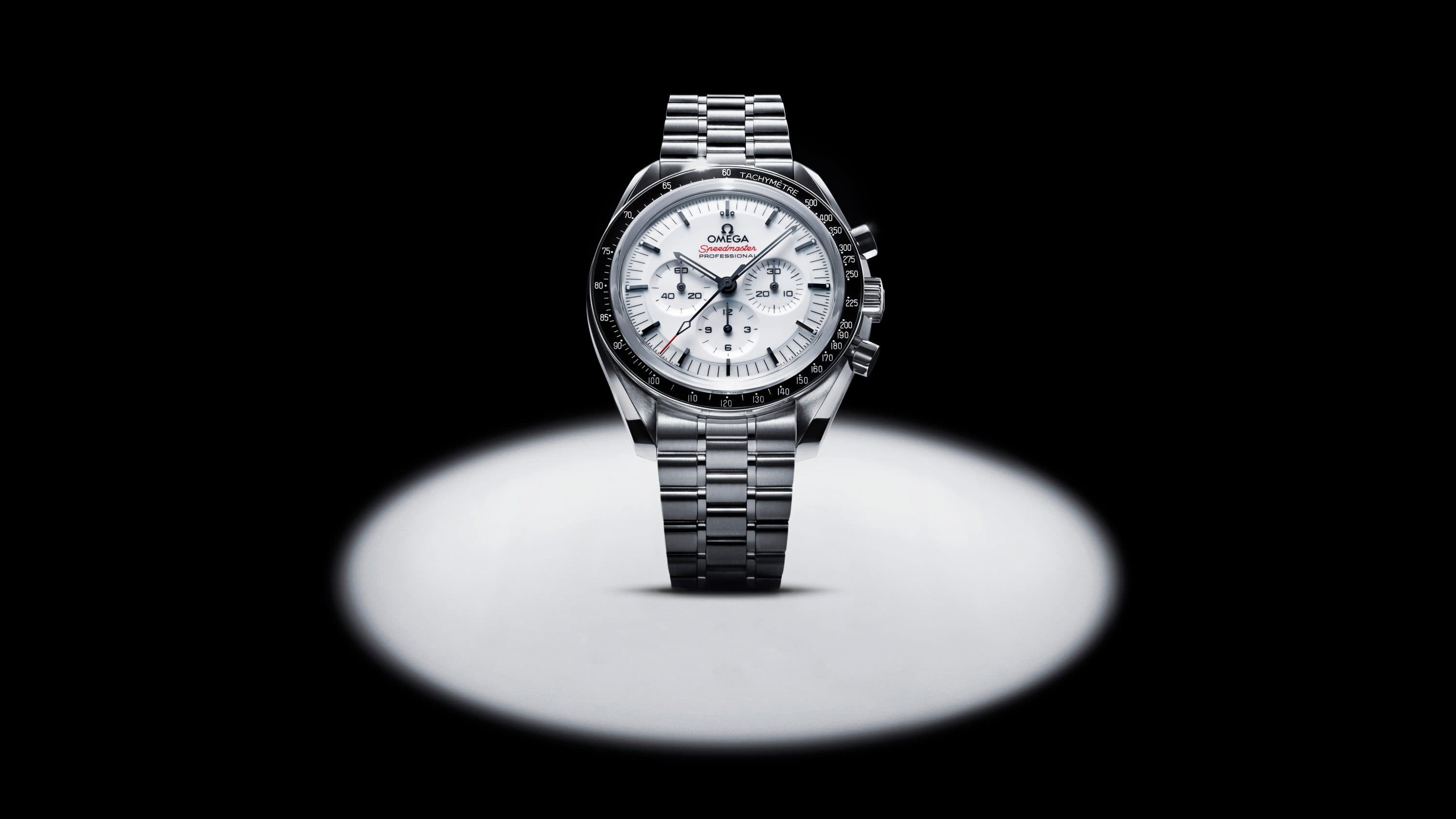 310.30.42.50.04.001_SP_ADV_MoonWhite_KeyVisual_Acier_16_9_RVB