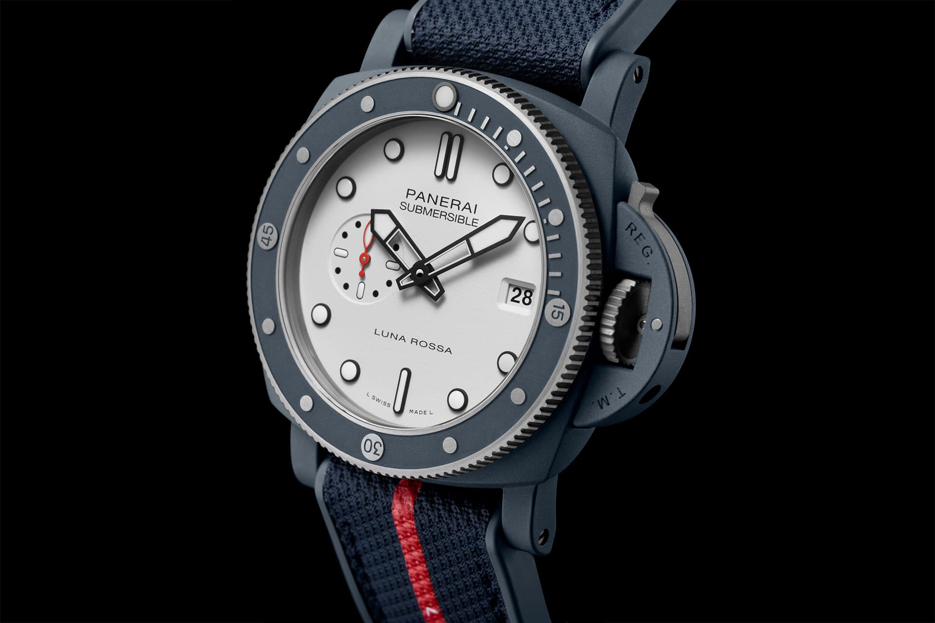 panerai-submersible-quaranta-quattro-luna-rossa-ti-ceramitech-pam01543