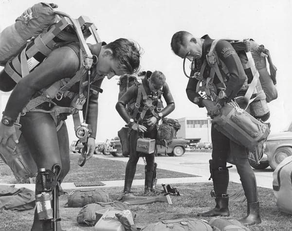 031C435F-02D8-400E-B181-B1D38AAD56C4_600x600