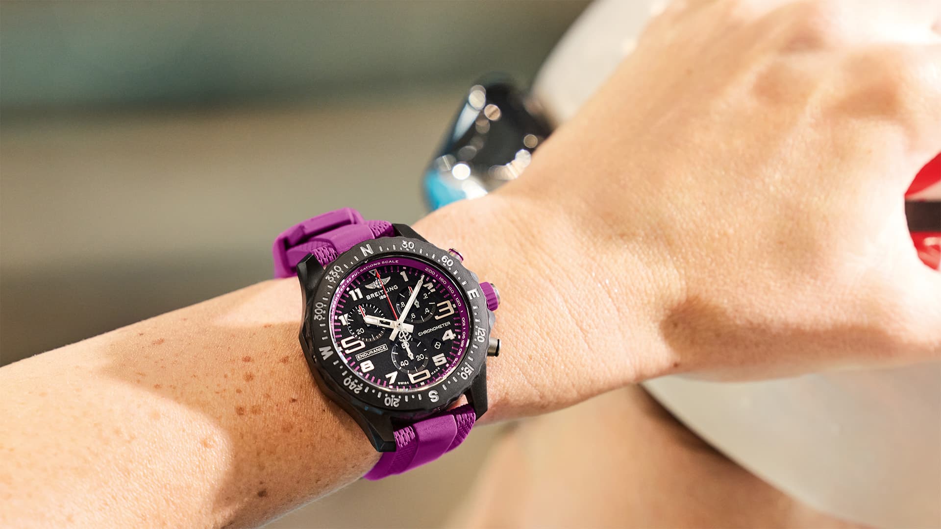 25_Breitling_Endurance_Pro_38_Ref_X83310F61B1S1_RGB