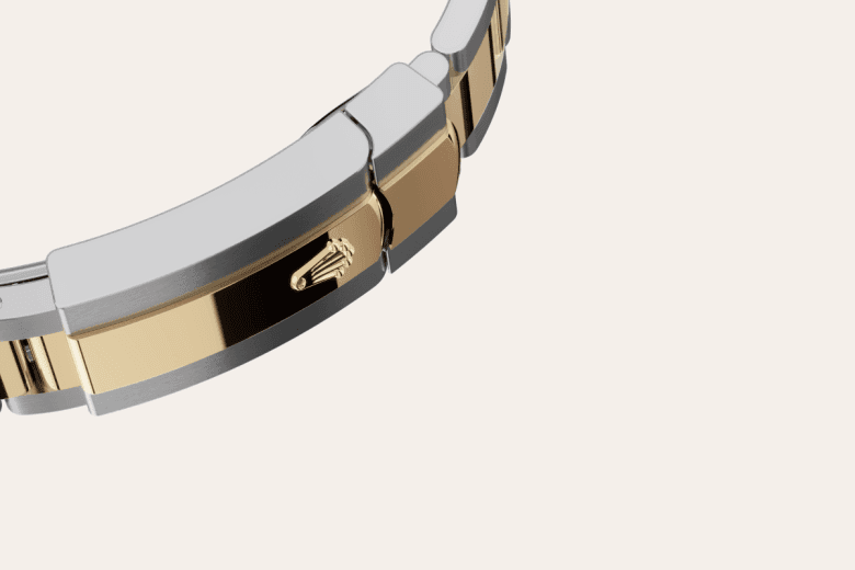 Feature3_Asset portrait M126203-0020