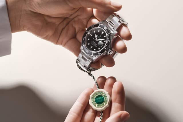 rolex-cpo-the-programme-submariner-cover-cpo_2403fb_0011-portrait